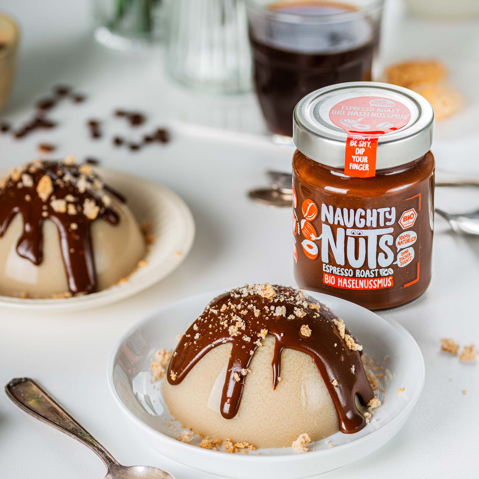 Vegane Kaffee-Panna Cotta mit Naughty Nuts Bio Haselnussmus Espresso Roast