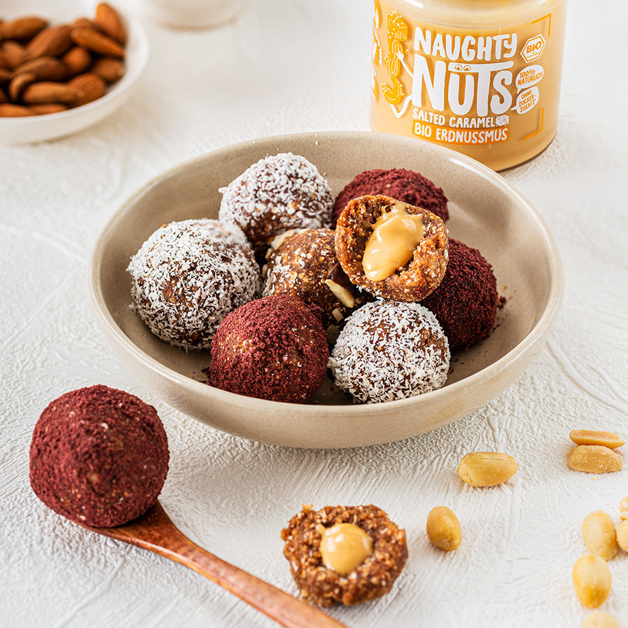 Vegane Energy Balls mit Naughty Nuts Erdnussmus Salted Caramel