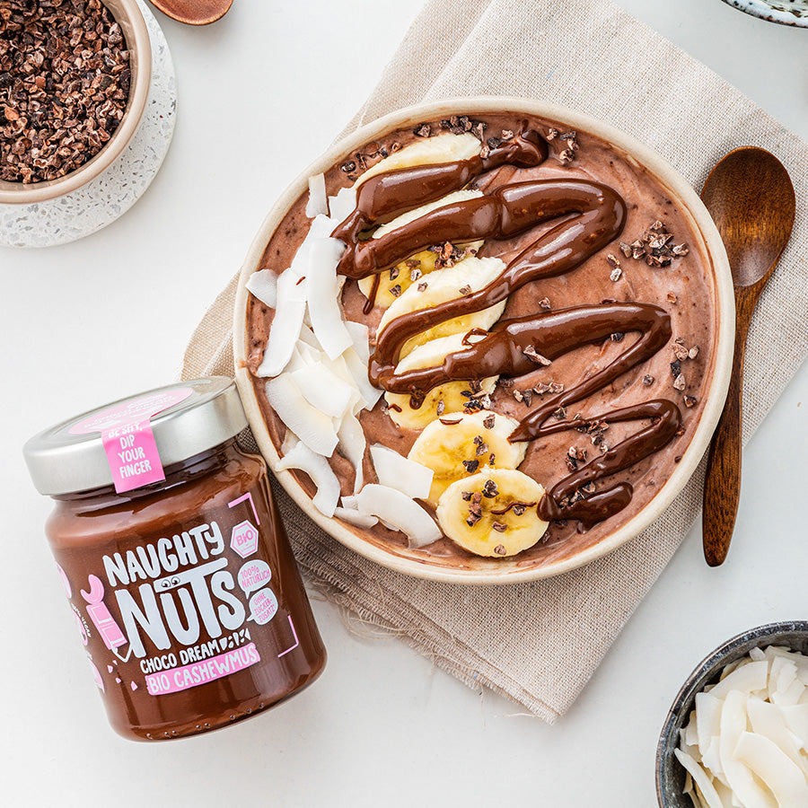 Vegane Chocolate Bowl mit Naughty Nuts BIO Cashewmus Smooth